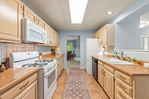 Tiny photo for 30W012 Mayfair Court, Warrenville, IL 60555 (MLS # 12486315)