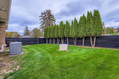 Tiny photo for 34 N Reuter Drive, Arlington Heights, IL 60005 (MLS # 12502591)