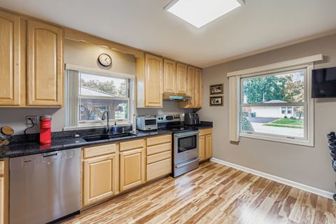 Tiny photo for 34 N Reuter Drive, Arlington Heights, IL 60005 (MLS # 12502591)