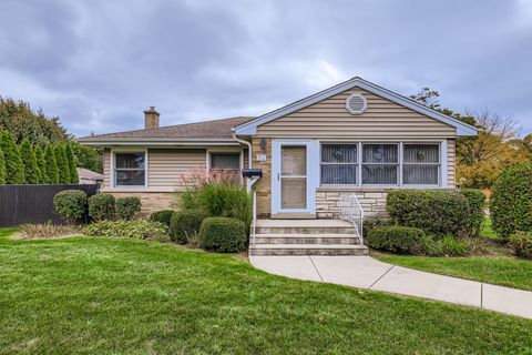 Tiny photo for 34 N Reuter Drive, Arlington Heights, IL 60005 (MLS # 12502591)