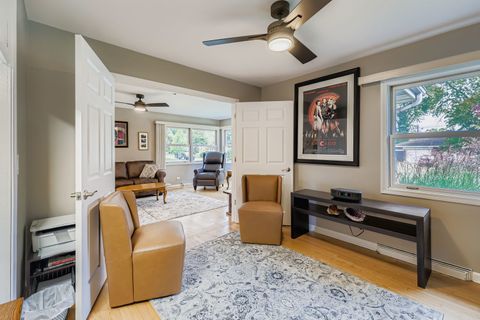 Tiny photo for 34 N Reuter Drive, Arlington Heights, IL 60005 (MLS # 12502591)