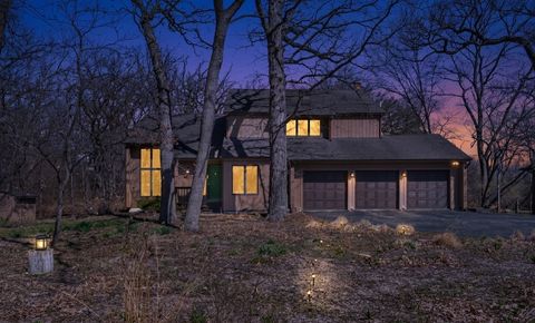 Photo of 29W256 Oak Lane, West Chicago, IL 60185 (MLS # 12606996)