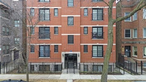 Tiny photo for 6835 S Cornell Avenue #2S, Chicago, IL 60649 (MLS # 12492421)