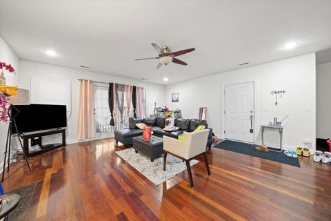 Tiny photo for 6835 S Cornell Avenue #2S, Chicago, IL 60649 (MLS # 12492421)