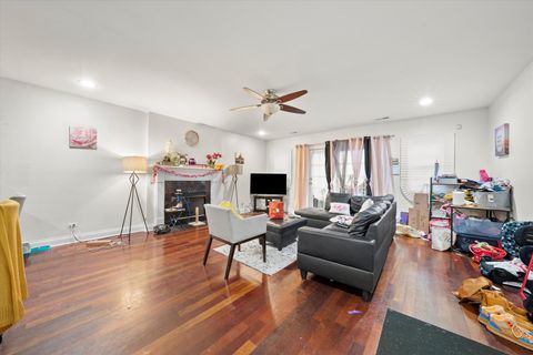Tiny photo for 6835 S Cornell Avenue #2S, Chicago, IL 60649 (MLS # 12492421)