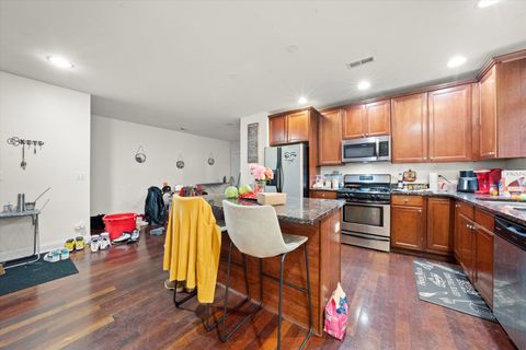 Tiny photo for 6835 S Cornell Avenue #2S, Chicago, IL 60649 (MLS # 12492421)