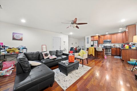 Tiny photo for 6835 S Cornell Avenue #2S, Chicago, IL 60649 (MLS # 12492421)