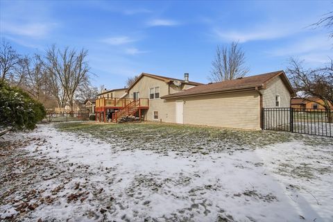 Tiny photo for 1204 Kim Drive, Bloomington, IL 61704 (MLS # 12595019)