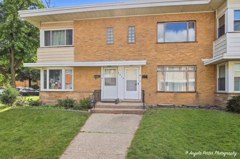 Photo of 4912 CRAIN Street E #B, Skokie, IL 60077 (MLS # 12746432)