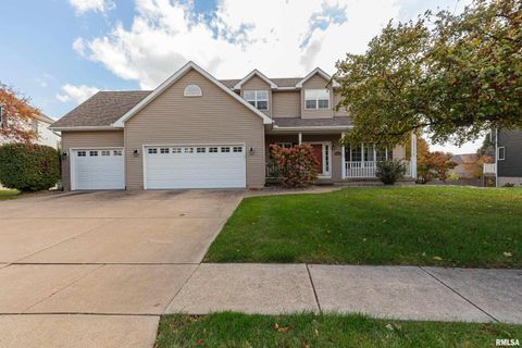 4005 RALEIGH Avenue Bettendorf IA 52722