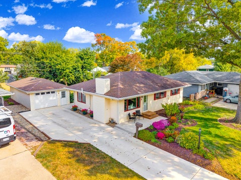 Photo of 6 Wilmette Drive, Normal, IL 61761 (MLS # 12697720)