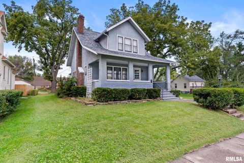 217 40TH Street Moline IL 61265