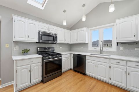 Tiny photo for 8920 Emerald Court, Hickory Hills, IL 60457 (MLS # 12625570)