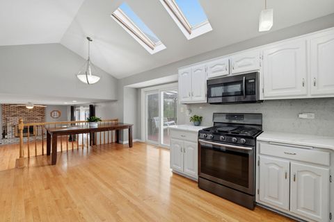 Tiny photo for 8920 Emerald Court, Hickory Hills, IL 60457 (MLS # 12625570)