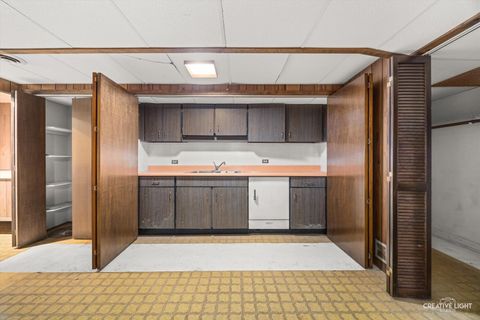 Tiny photo for 305 S Lambert Road, Glen Ellyn, IL 60137 (MLS # 12627360)