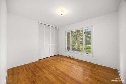 Tiny photo for 305 S Lambert Road, Glen Ellyn, IL 60137 (MLS # 12627360)