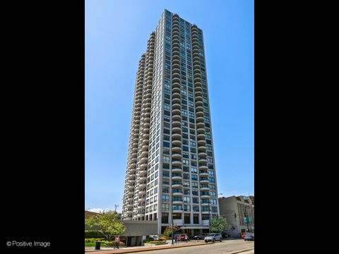 2020 N Lincoln Park West 31DE Chicago IL 60614