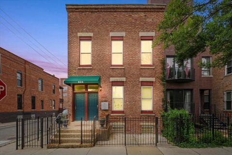 624 S Oakley Boulevard 2 Chicago IL 60612