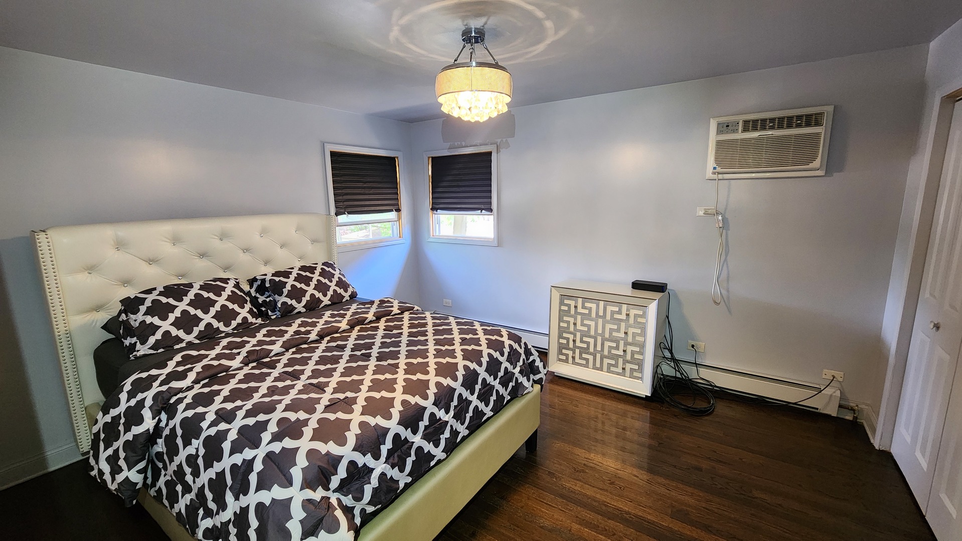 824 N AUSTIN Boulevard 3E