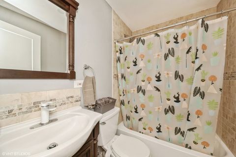 Tiny photo for 4456 S Berkeley Avenue, Chicago, IL 60653 (MLS # 12411946)