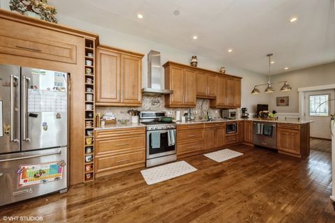 Tiny photo for 4456 S Berkeley Avenue, Chicago, IL 60653 (MLS # 12411946)