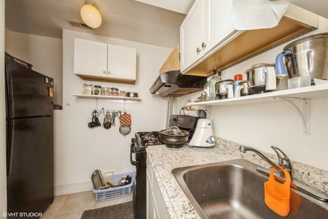 Tiny photo for 4456 S Berkeley Avenue, Chicago, IL 60653 (MLS # 12411946)