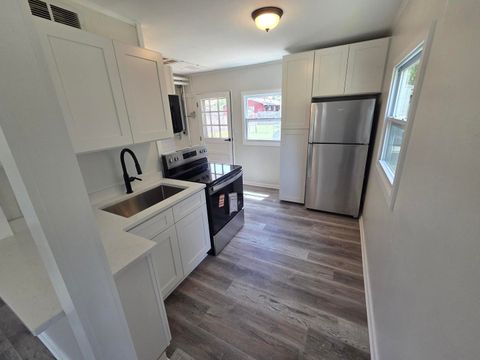 Tiny photo for 524 Amsterdam Street, Woodstock, IL 60098 (MLS # 12669235)