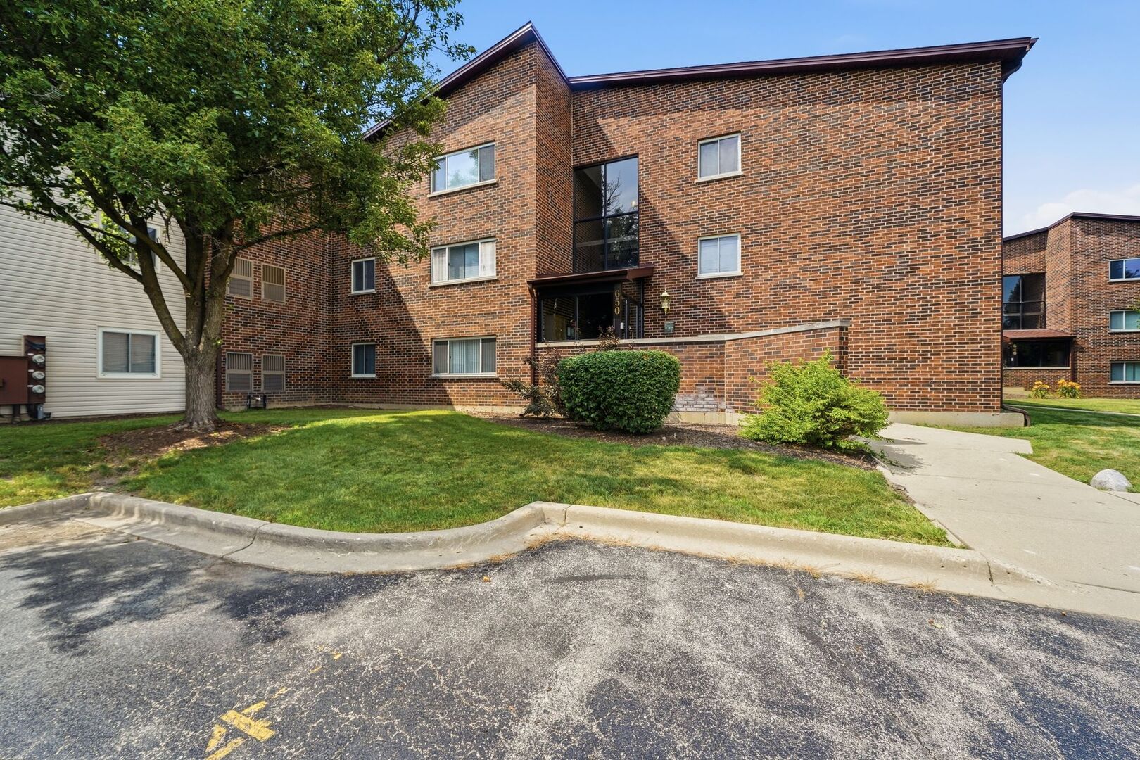 650 Perrie Drive 303