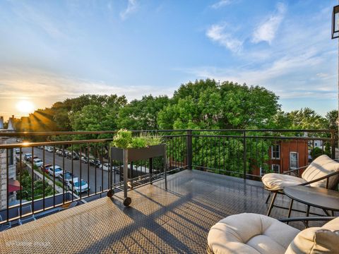 Tiny photo for 856 N Campbell Avenue #3, Chicago, IL 60622 (MLS # 12511572)