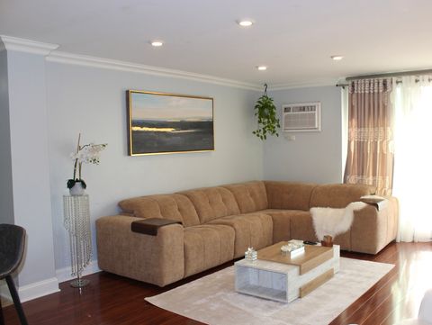 Tiny photo for 2201 S Highland Avenue #3G, Lombard, IL 60148 (MLS # 12521607)