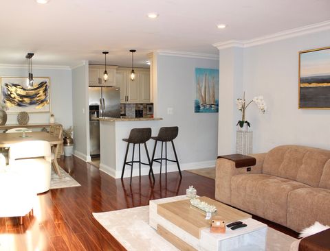 Tiny photo for 2201 S Highland Avenue #3G, Lombard, IL 60148 (MLS # 12521607)