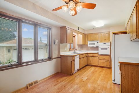 Tiny photo for 7815 N Oleander Avenue, Niles, IL 60714 (MLS # 12491779)