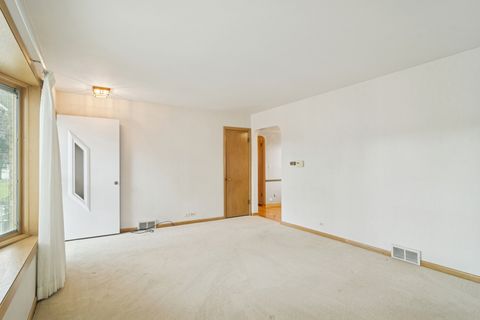 Tiny photo for 7815 N Oleander Avenue, Niles, IL 60714 (MLS # 12491779)