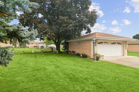 Tiny photo for 7815 N Oleander Avenue, Niles, IL 60714 (MLS # 12491779)