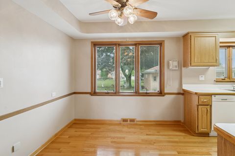 Tiny photo for 7815 N Oleander Avenue, Niles, IL 60714 (MLS # 12491779)