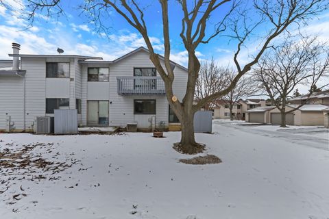 Tiny photo for 111 Windsor Drive, Vernon Hills, IL 60061 (MLS # 12531518)