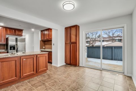 Tiny photo for 111 Windsor Drive, Vernon Hills, IL 60061 (MLS # 12531518)