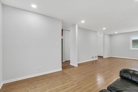 Tiny photo for 111 Windsor Drive, Vernon Hills, IL 60061 (MLS # 12531518)