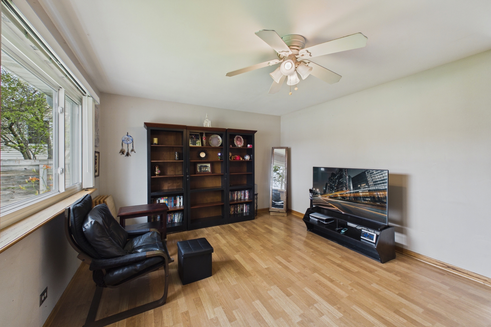 4595 Zeppelin Drive