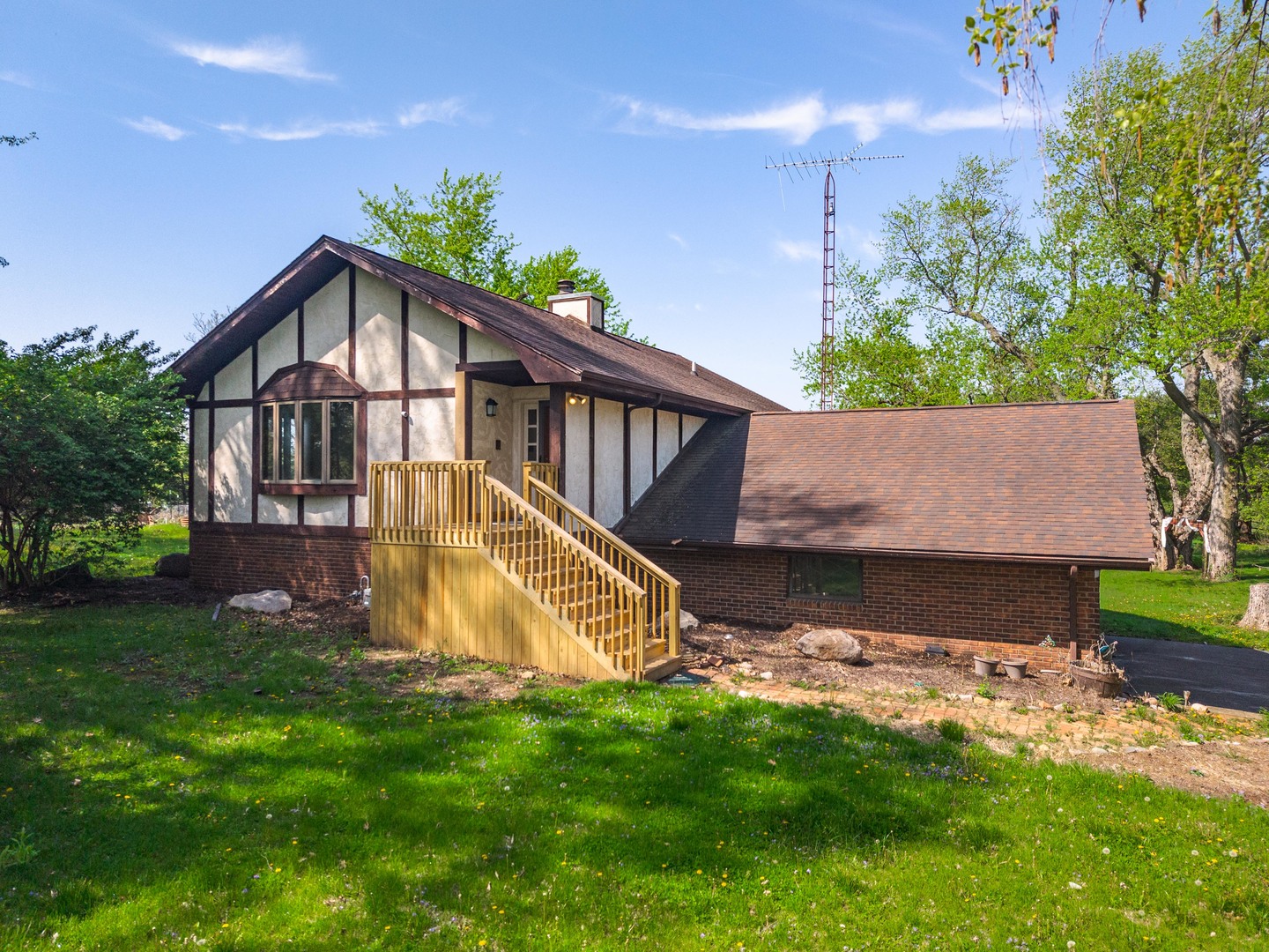 3312 N 1475 East Road