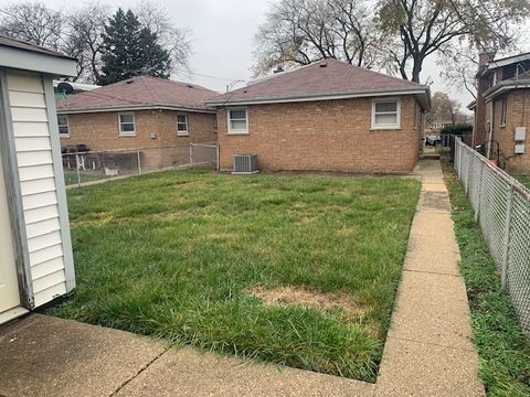 Tiny photo for 12613 S Marshfield Avenue, Calumet Park, IL 60827 (MLS # 12527941)