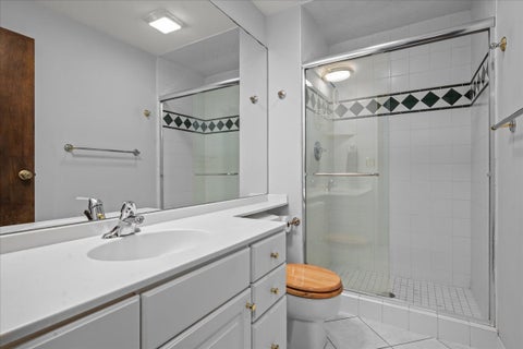Tiny photo for 711 Quassey Avenue, Lake Bluff, IL 60044 (MLS # 12745820)