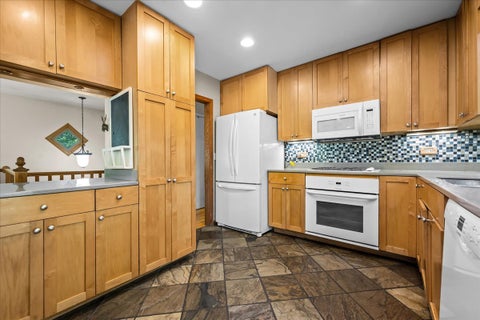 Tiny photo for 711 Quassey Avenue, Lake Bluff, IL 60044 (MLS # 12745820)