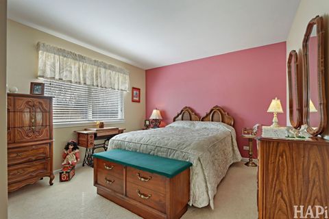 Tiny photo for 1167 N Oakwood Drive #32-3, Fox Lake, IL 60020 (MLS # 12592438)