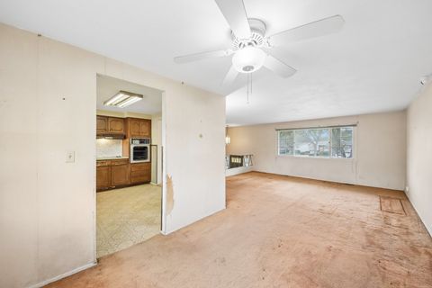 Tiny photo for 907 Jeffery Court, Schaumburg, IL 60193 (MLS # 12628216)