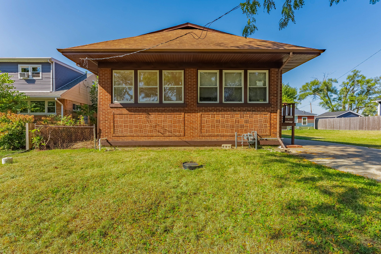 32 S Monterey Avenue