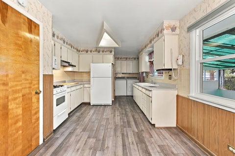 Tiny photo for 760 Crest Avenue, Elk Grove Village, IL 60007 (MLS # 12764408)
