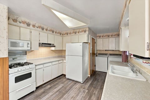 Tiny photo for 760 Crest Avenue, Elk Grove Village, IL 60007 (MLS # 12764408)