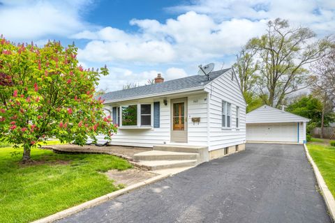 Photo of 140 W Le Moyne Avenue, Lombard, IL 60148 (MLS # 12647871)