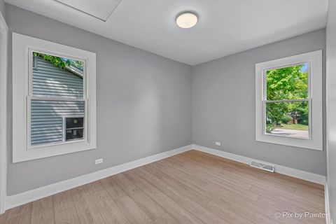 Tiny photo for 14 Lakewood Drive, Oakwood Hills, IL 60013 (MLS # 12487912)